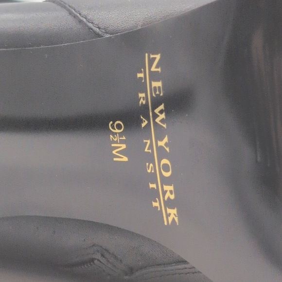 New York Transit Sz 9.5 Elegant Black Leather Women's Ankle Boots - Picture 2 of 8